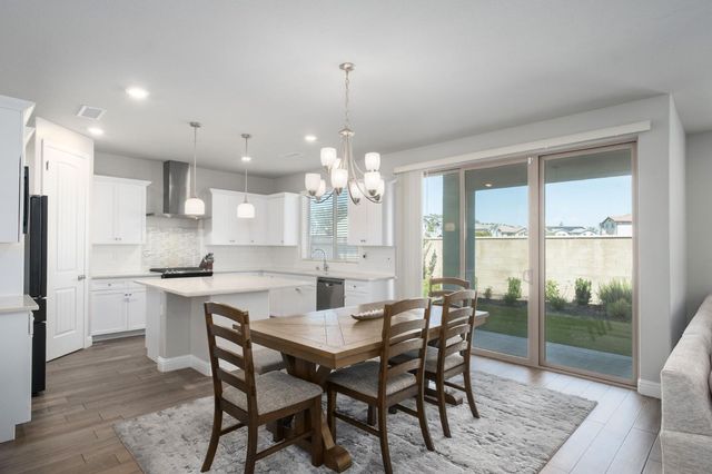 1530 E Via Lupino Drive, Fresno, CA 93730