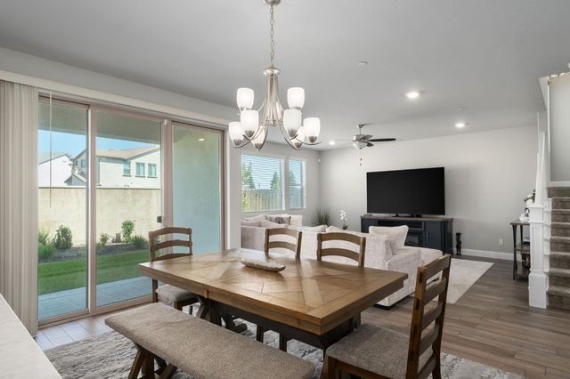 1530 E Via Lupino Drive, Fresno, CA 93730