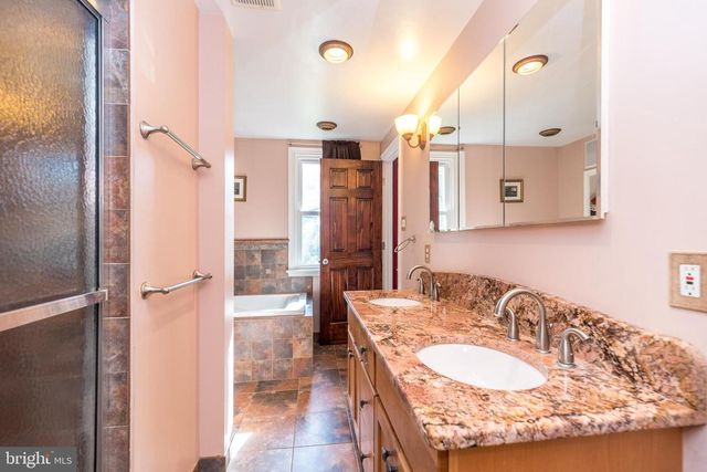 125 N BETHLEHEM PIKE, Fort Washington, PA 19034