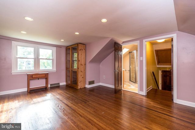 125 N BETHLEHEM PIKE, Fort Washington, PA 19034
