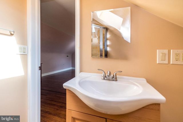125 N BETHLEHEM PIKE, Fort Washington, PA 19034