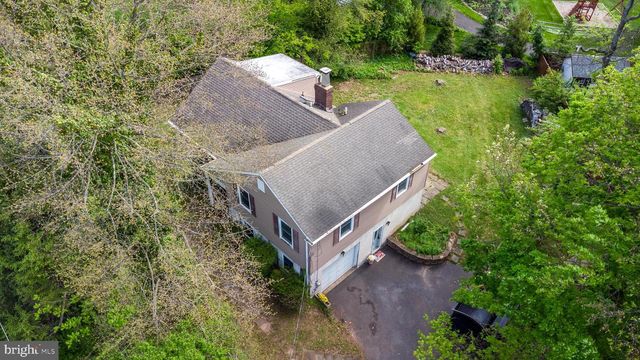 125 N BETHLEHEM PIKE, Fort Washington, PA 19034