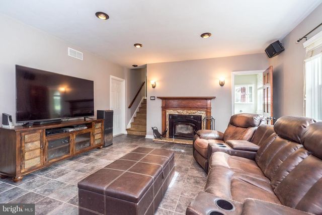 125 N BETHLEHEM PIKE, Fort Washington, PA 19034