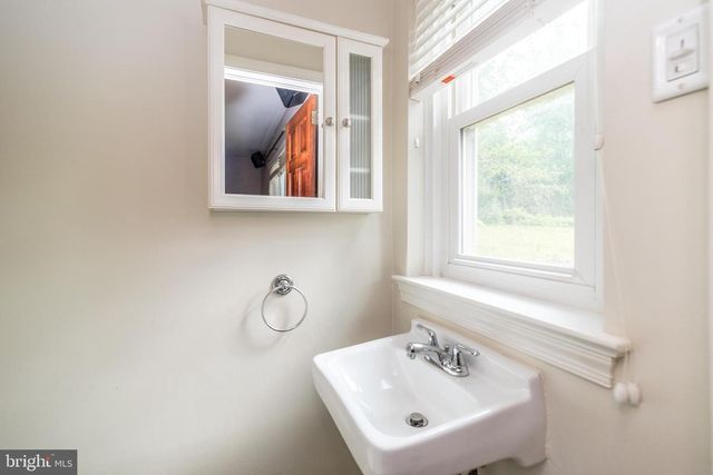 125 N BETHLEHEM PIKE, Fort Washington, PA 19034