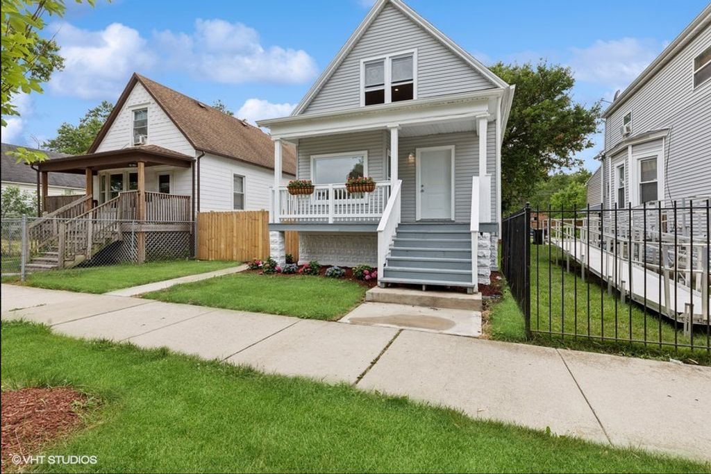 10220 S Indiana Avenue, Chicago, IL 60628 — exterior