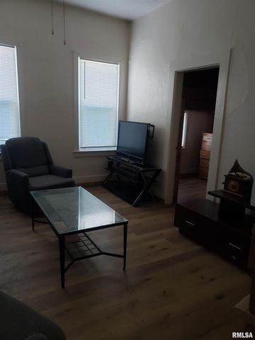 1728 8TH Avenue, Rock Island, IL 61201