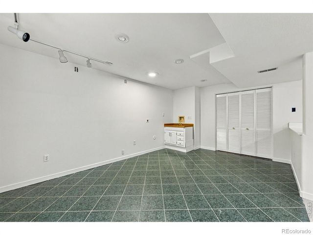 915 W Chestnut Circle, Louisville, CO 80027