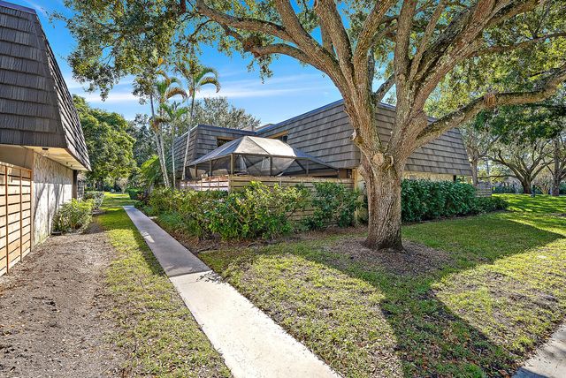 227 2nd Terrace, Palm Beach Gardens, FL 33418
