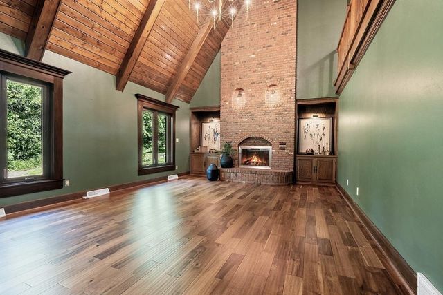 2060 WINTERGREEN COURT, Green Bay, WI 54304