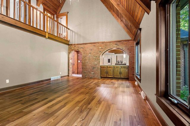 2060 WINTERGREEN COURT, Green Bay, WI 54304