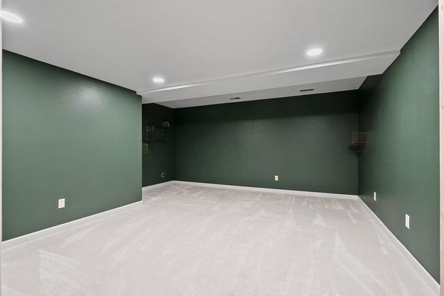 2060 WINTERGREEN COURT, Green Bay, WI 54304