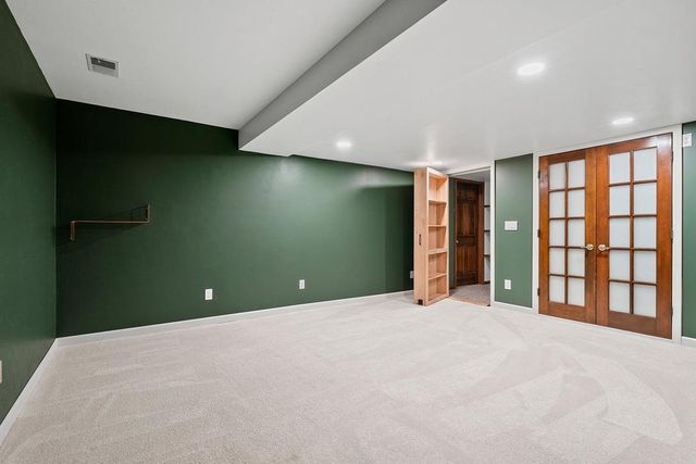 2060 WINTERGREEN COURT, Green Bay, WI 54304