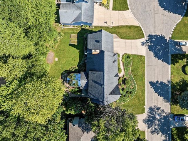 2060 WINTERGREEN COURT, Green Bay, WI 54304