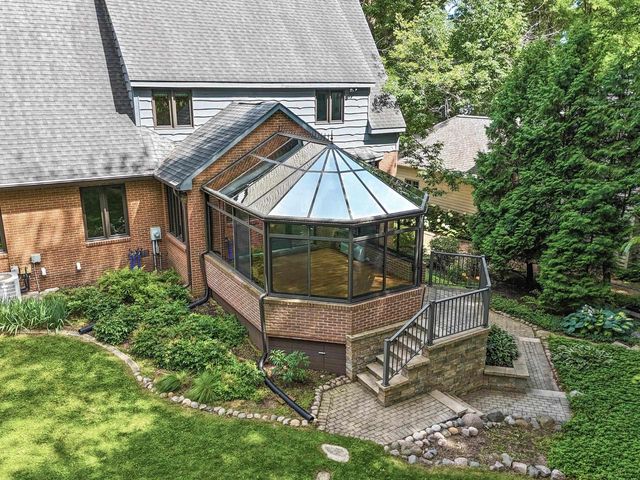 2060 WINTERGREEN COURT, Green Bay, WI 54304