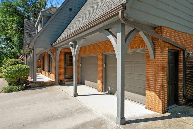 2060 WINTERGREEN COURT, Green Bay, WI 54304