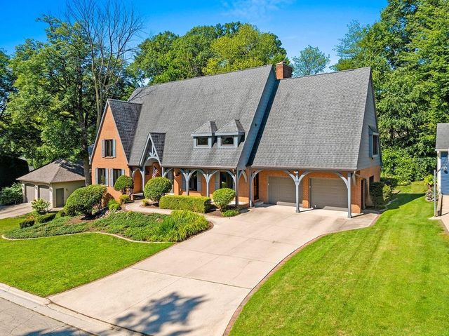 2060 WINTERGREEN COURT, Green Bay, WI 54304