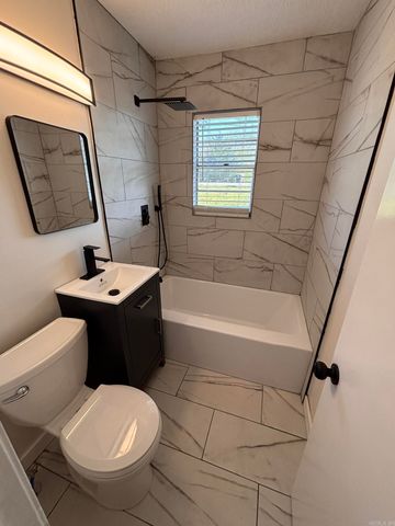 10 Palarm Creek Rd, Conway, AR 72032