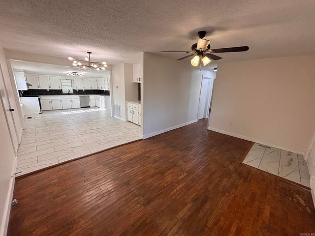 10 Palarm Creek Rd, Conway, AR 72032