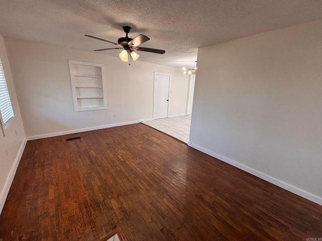 10 Palarm Creek Rd, Conway, AR 72032