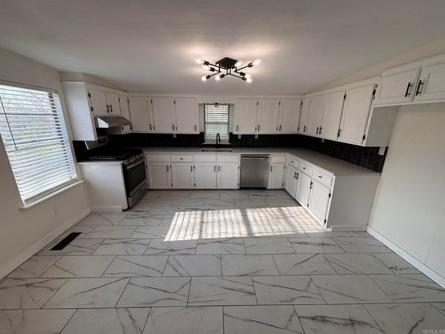 10 Palarm Creek Rd, Conway, AR 72032