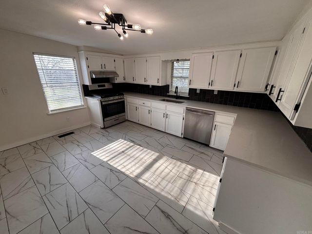 10 Palarm Creek Rd, Conway, AR 72032