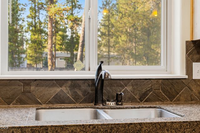 17040 Kasserman Drive, Bend, OR 97707