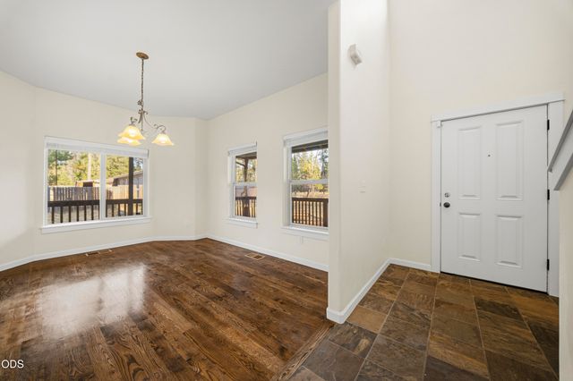 17040 Kasserman Drive, Bend, OR 97707