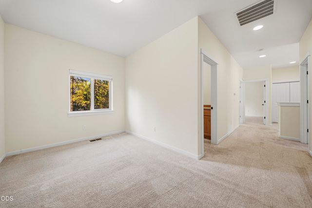 17040 Kasserman Drive, Bend, OR 97707