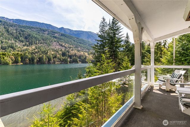 9244 Black Mountain Lane, Maple Falls, WA 98266