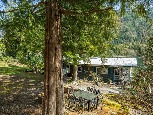 9244 Black Mountain Lane, Maple Falls, WA 98266