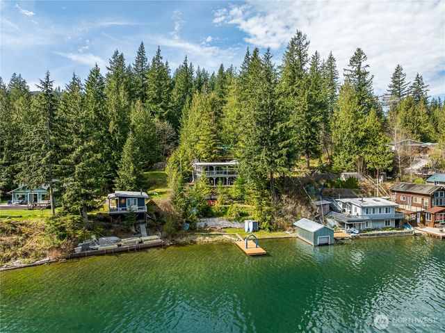 9244 Black Mountain Lane, Maple Falls, WA 98266