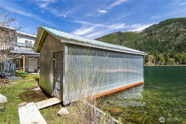 9244 Black Mountain Lane, Maple Falls, WA 98266