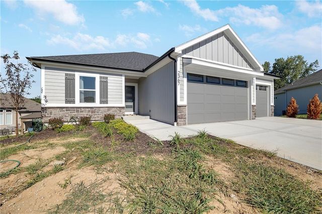 2367 NE Skopelos Court, Blue Springs, MO 64014