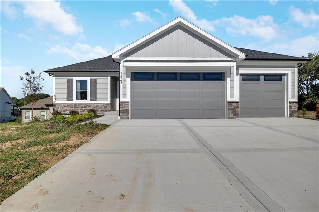 2367 NE Skopelos Court, Blue Springs, MO 64014