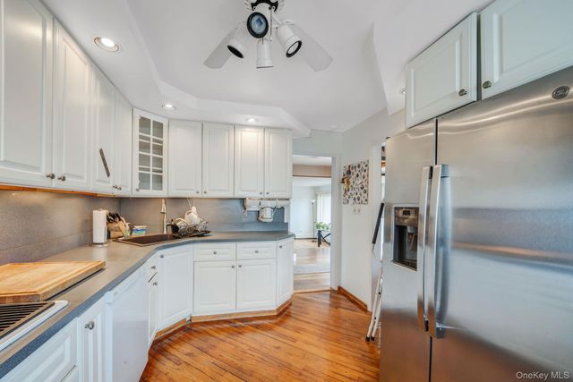 51 Wexford Drive, Oakdale, NY 11769
