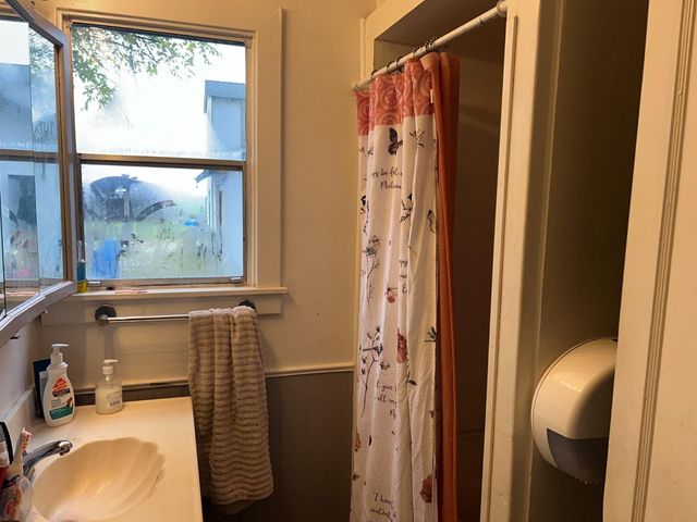 15238 Sunset Dr, Livingston, CA 95334