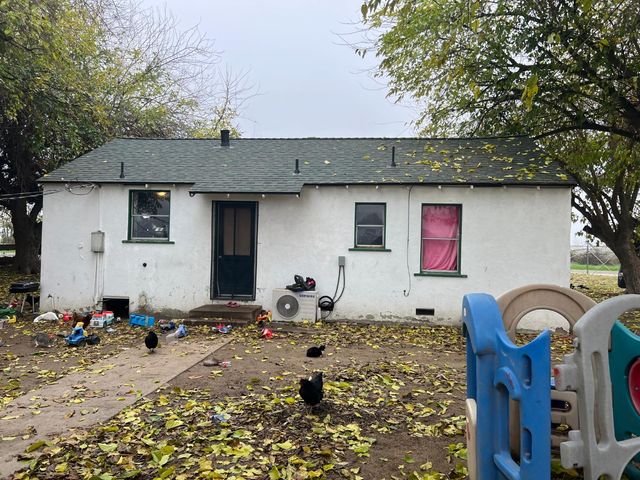 15238 Sunset Dr, Livingston, CA 95334