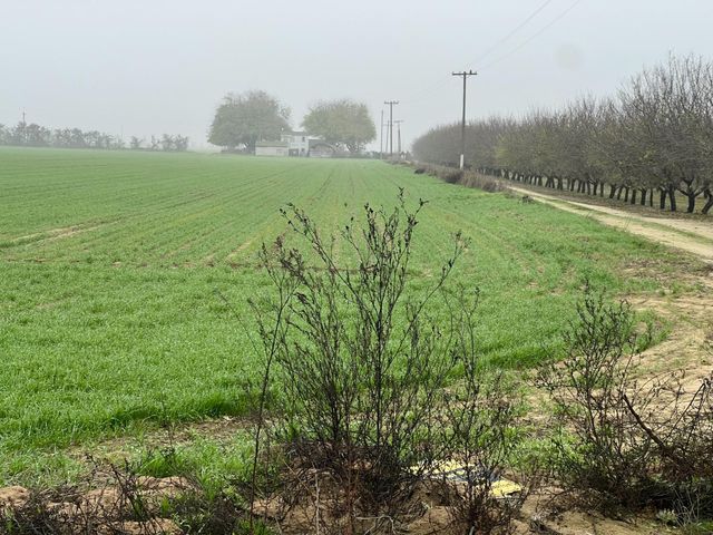 15238 Sunset Dr, Livingston, CA 95334