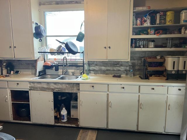 15238 Sunset Dr, Livingston, CA 95334