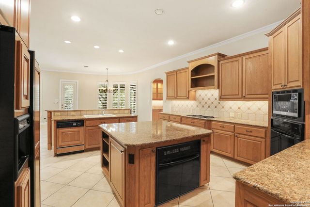 24630 Bogey Ridge, San Antonio, TX 78260