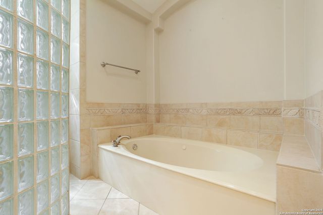 24630 Bogey Ridge, San Antonio, TX 78260