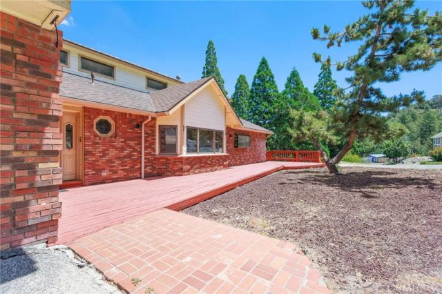 5328 Shirley J, Wrightwood, CA 92397