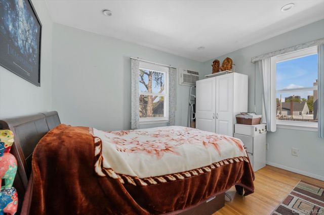 82-30 266th Street, Glen Oaks, NY 11004