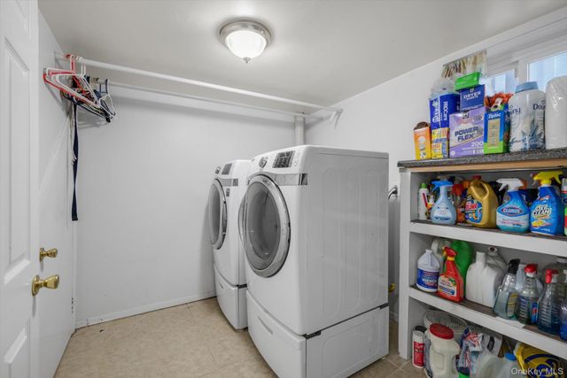 82-30 266th Street, Glen Oaks, NY 11004