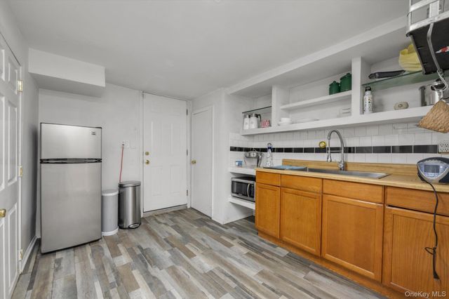 82-30 266th Street, Glen Oaks, NY 11004