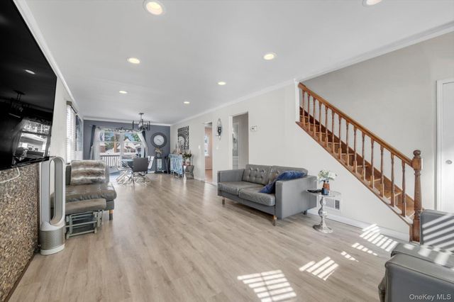 82-30 266th Street, Glen Oaks, NY 11004