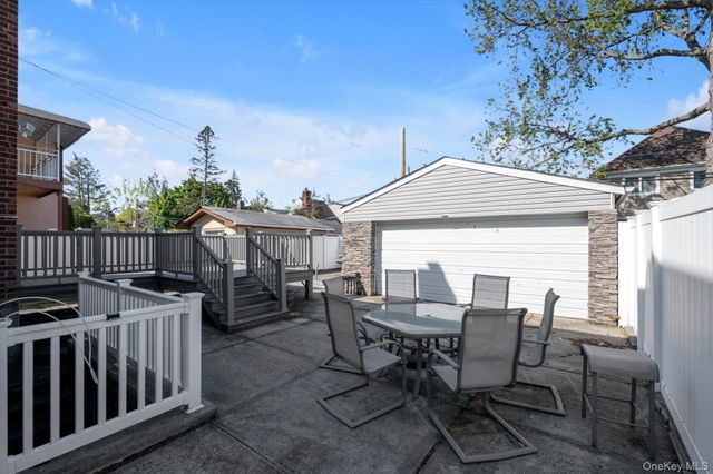 82-30 266th Street, Glen Oaks, NY 11004