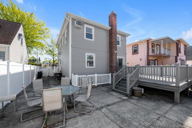 82-30 266th Street, Glen Oaks, NY 11004
