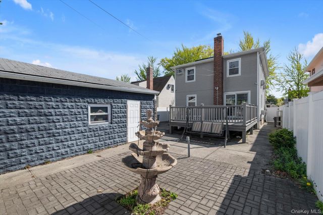 82-30 266th Street, Glen Oaks, NY 11004