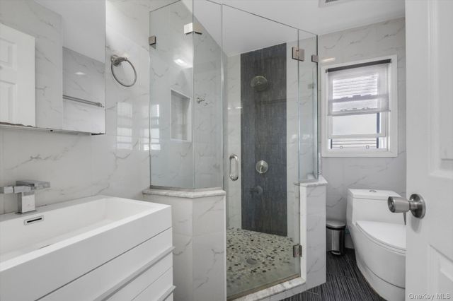 82-30 266th Street, Glen Oaks, NY 11004